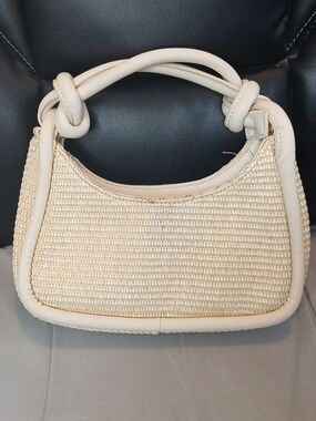 Moda Luxe Woven Shoulder Bag in Cream With Detachable Long Strap